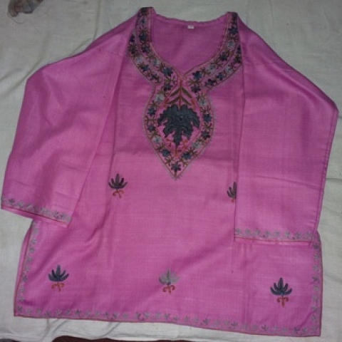 HIGH CLASS CASHMERE(PASHMINA) &WOOLEN; WRAPS FROM KASHMIR