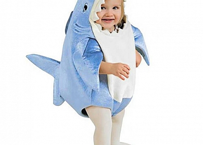 Children perform mascot costumes in a shark fairy tale