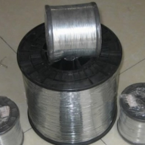 Galvanized wire spools