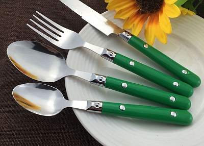 plastic cutlery