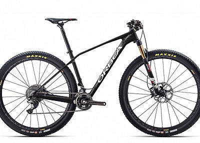 2017 Orbea Alma 29 M-Team Mountain Bike (ARIZASPORT)