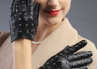  Classification of common glove materials 1. Leather gloves, the main materials are cowhide, pigskin