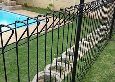 Swimming Pool Welded Wire Fencing Protects Your Children