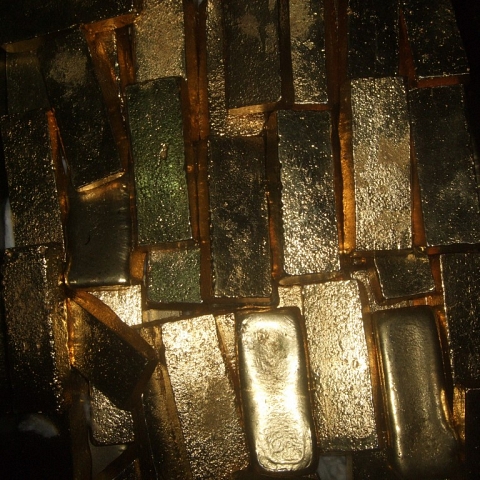 Wanted Buyers Of AU Gold Dust 